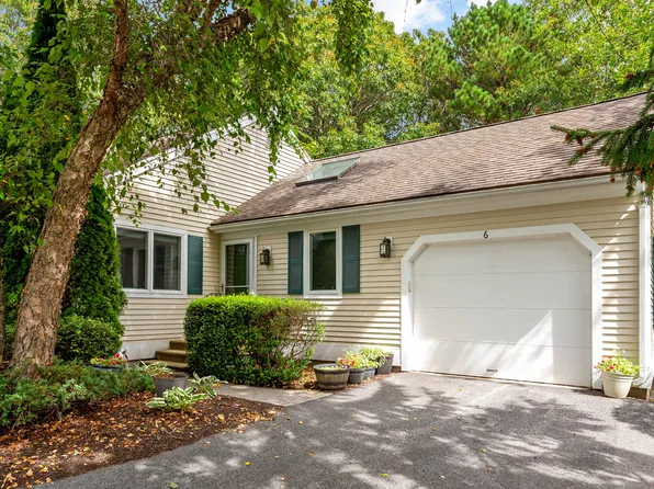 6 Friendship Court, Mashpee, MA 02649