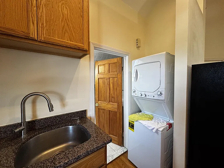 30 Hume Ave #2 — Photo 8