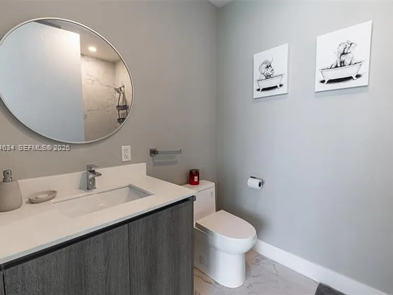 17550 Collins Ave #CU-703 — Photo 23