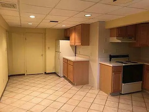 99 13th Ave — Photo 2