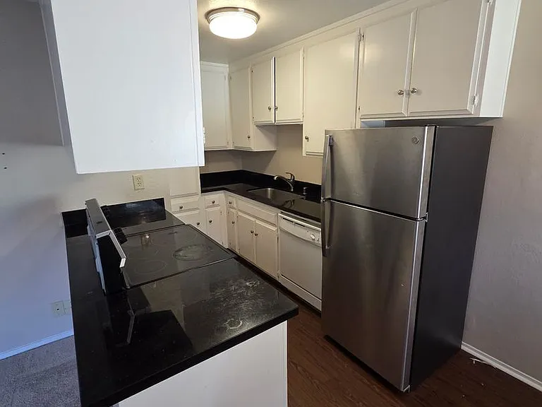 245 W California Ave — Photo 15