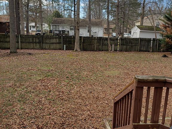 3rd image of 3709 Colonnade Dr