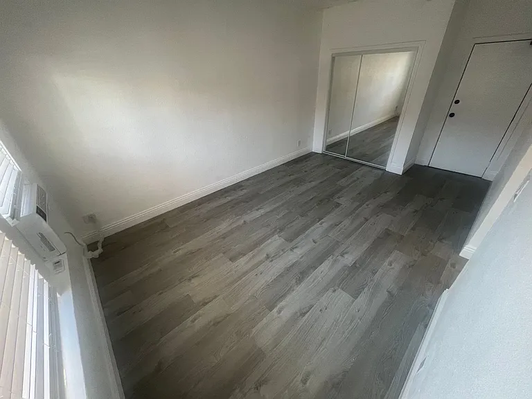 Wilton Way Apartments — Photo 10