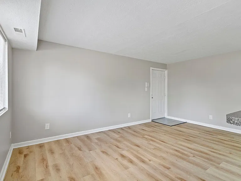 The Vistas Apartment Homes — Photo 16