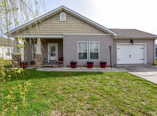 1123 Gregory Valley Dr, Sevierville, TN 37876