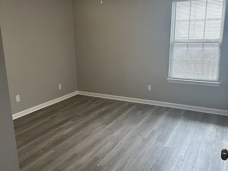 2541 Danielle Ln — Photo 9