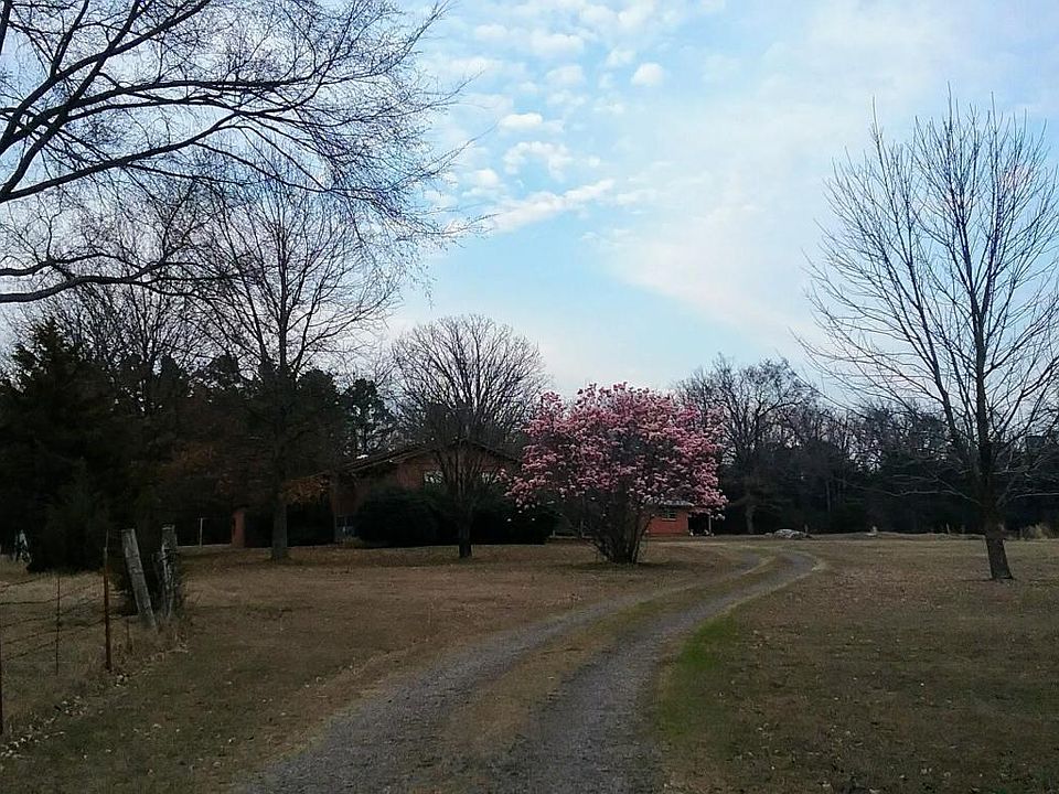 1st image of 262 County Road 2700