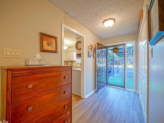 4th image of 2325 Lakeshore Dr Unit D1