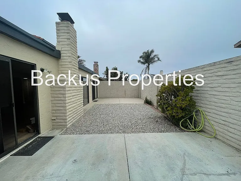 525 Victor St — Photo 13