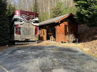 12 Creekside Cv S, Scaly Mountain, NC 28775