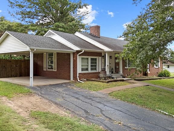 4th image of 347 Oakwood Dr