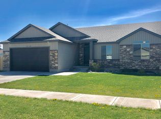 3830 Shale Ave, Ammon, ID 83401