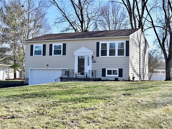 3rd image of 4517 Warwick Dr N