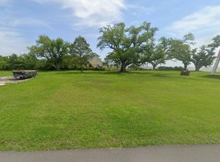 108 Market St, Waveland, MS 39576