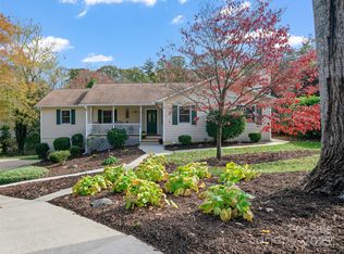 105 Goldfinch Ln, Asheville, NC 28803