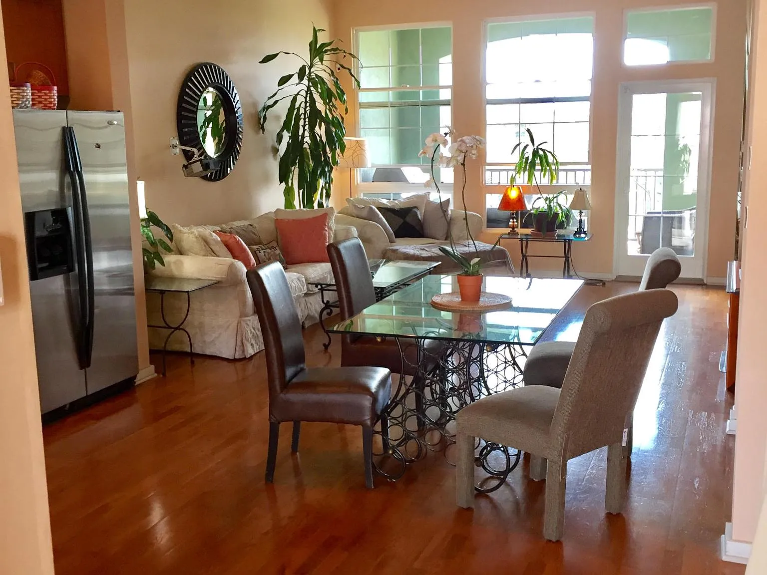 2 bed, 1080 sqft, $4,899 — Photo 2