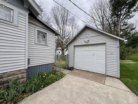 5th image of 3 Rosedale Blvd