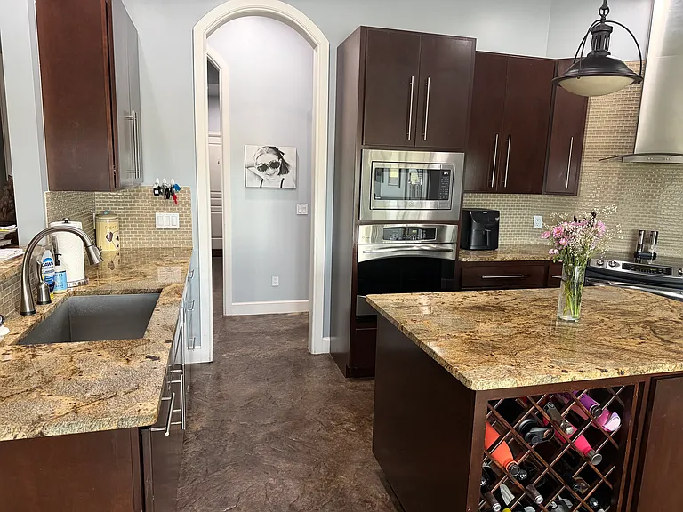 319 Taylam Rd — Photo 14