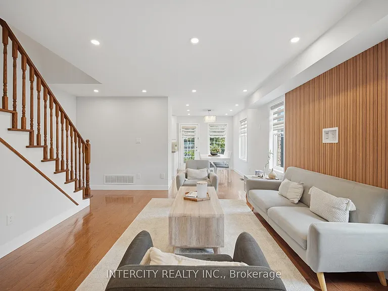 64 Coranto Way — Photo 3