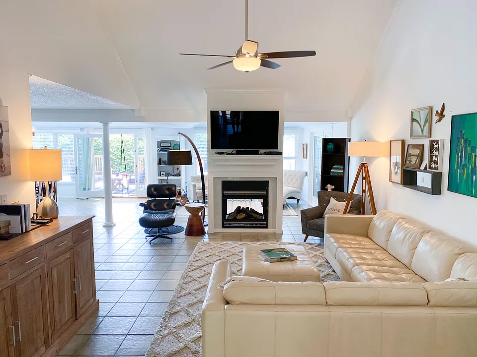 1113 Canavos Ct