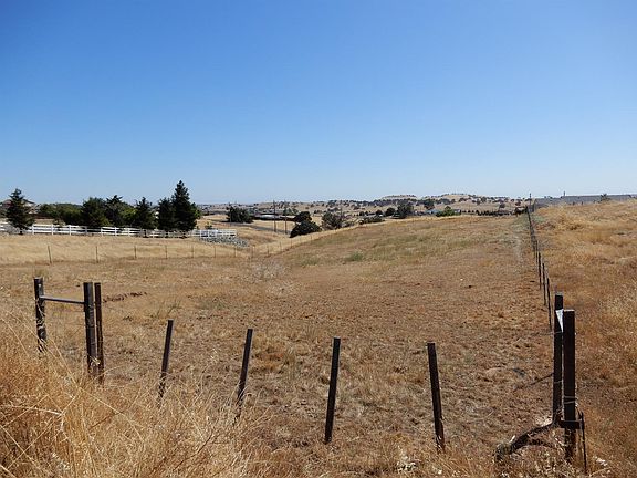 2nd image of 4381 Coyote Dr