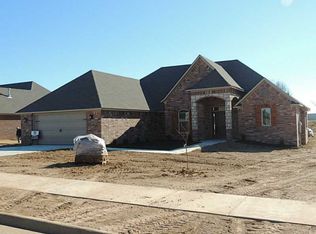 3903 SW Flatrock Ave, Bentonville, AR 72712