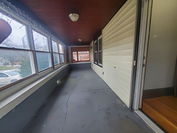 2nd image of 911 Worden St SE