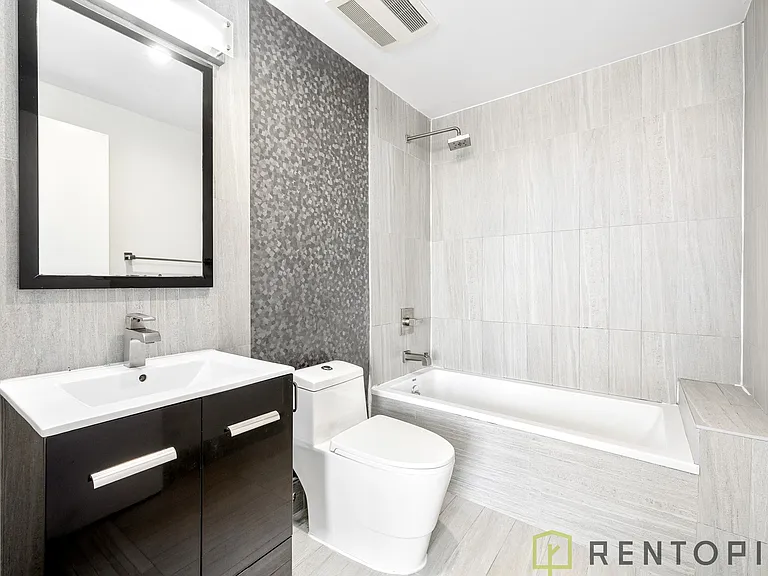 155 Meserole St #5B — Photo 6