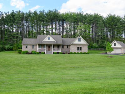 137 Honeybear Hl, Lewisburg, WV, 24901