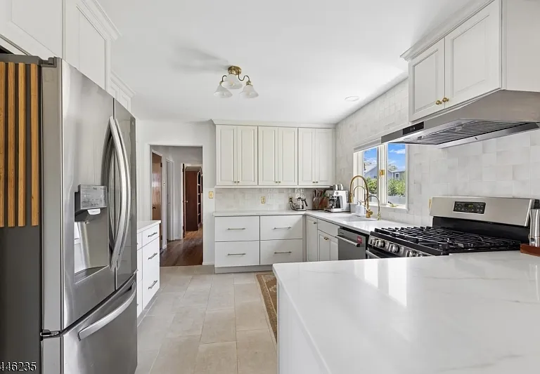 329 Maplewood Ave — Photo 8