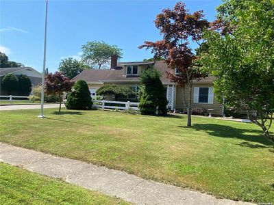 2 Elizabeth Place, Center Moriches, NY, 11934