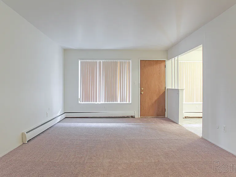 Rochester House Apartments — Photo 18