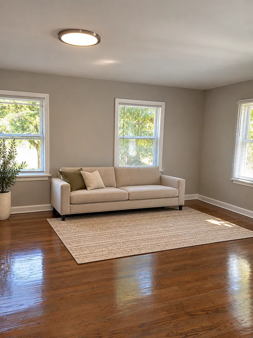 Spectacular 3-Bedroom Home in Gary! — Photo 3