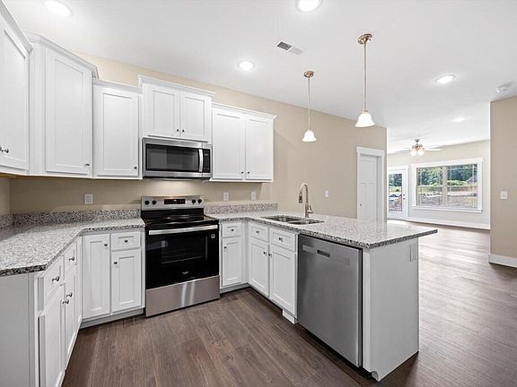 4th image of 86 Maddox Ln