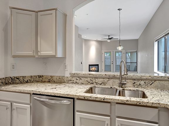 5th image of 4533 N 22nd St Unit 128