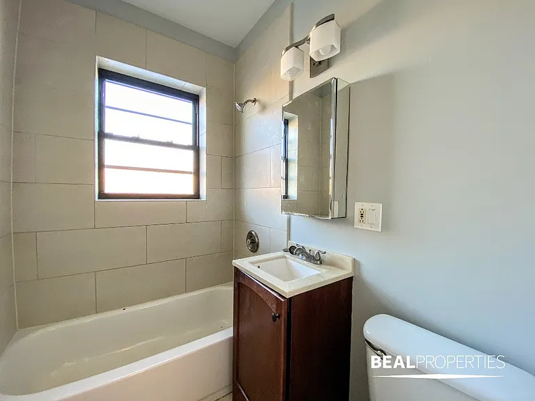 4737 N Hermitage Ave — Photo 12