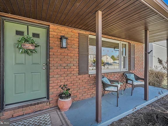 2nd image of 28 Maple Ln