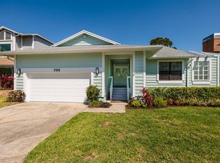 733 Captiva Ct NE, Saint Petersburg, FL 33702