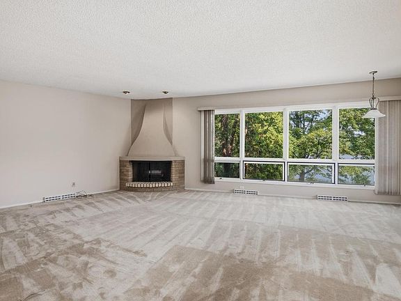 5th image of 16740 S Shore Ln