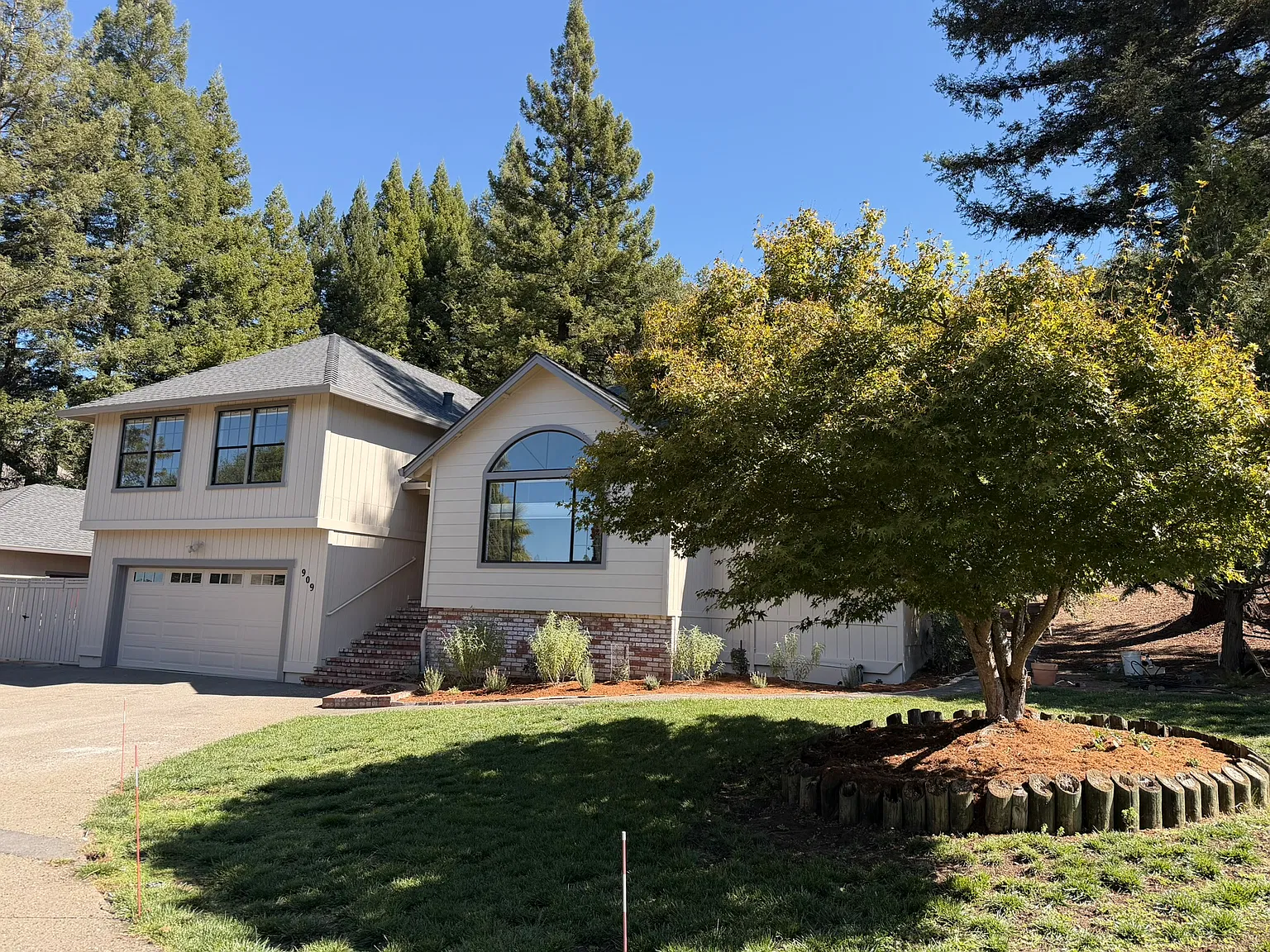 3 bed, 2.5 bath, 1804 sqft, $4,200 — Photo 1