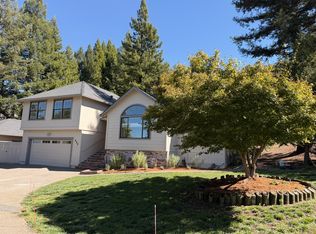 909 Valley View Dr, Healdsburg, CA 95448