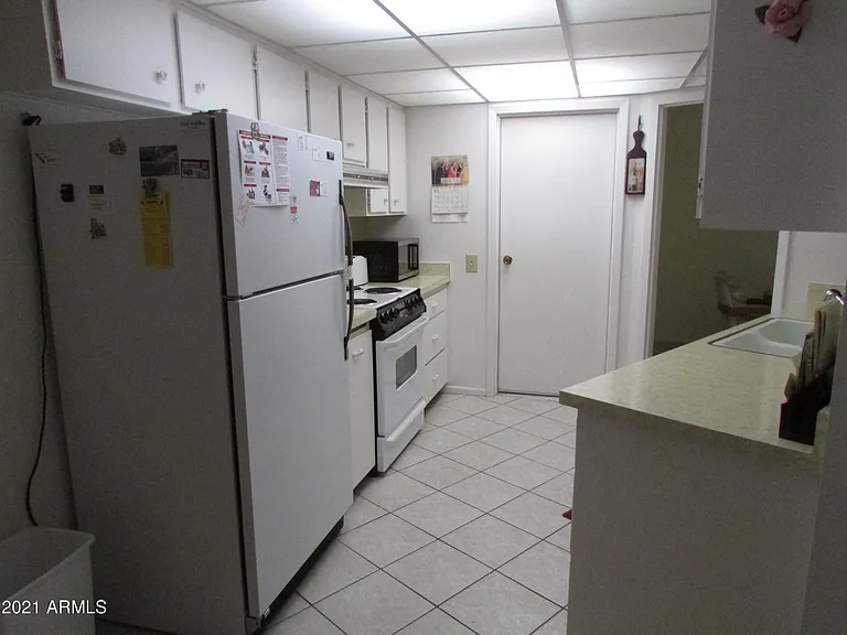 10880 W Emerald Dr — Photo 5