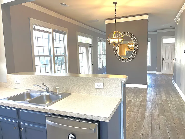 318 White Gables Dr — Photo 6