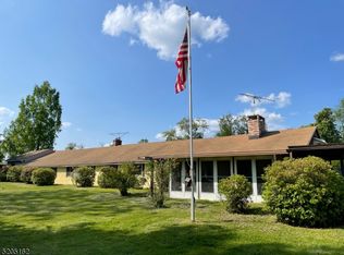 328 Blackpoint Rd, Branchburg, NJ 08853