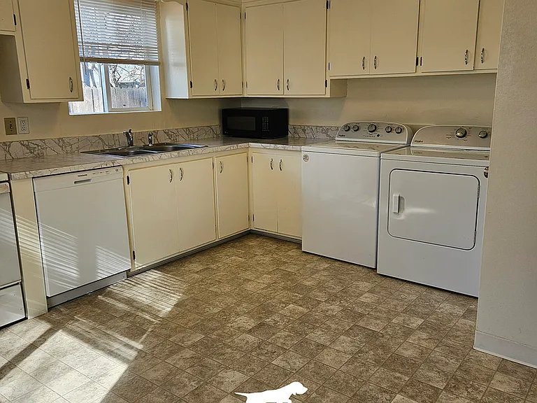 3519 N Woody Dr — Photo 9