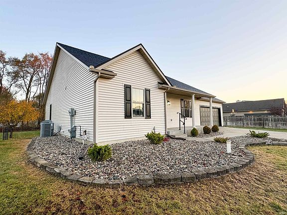 3rd image of 10061 Heather Brooke Dr