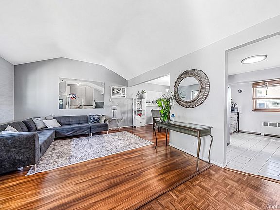 4th image of 172 N Walnut Street