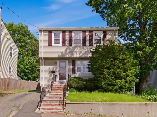29 Cleveland St, Medford, MA 02155