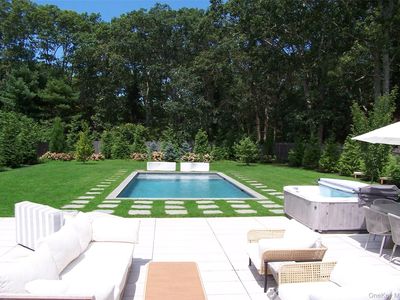 47 School St, Hampton Bays, NY, 11946