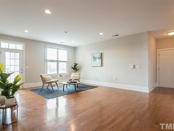 3rd image of 601 Finsbury St APT 203